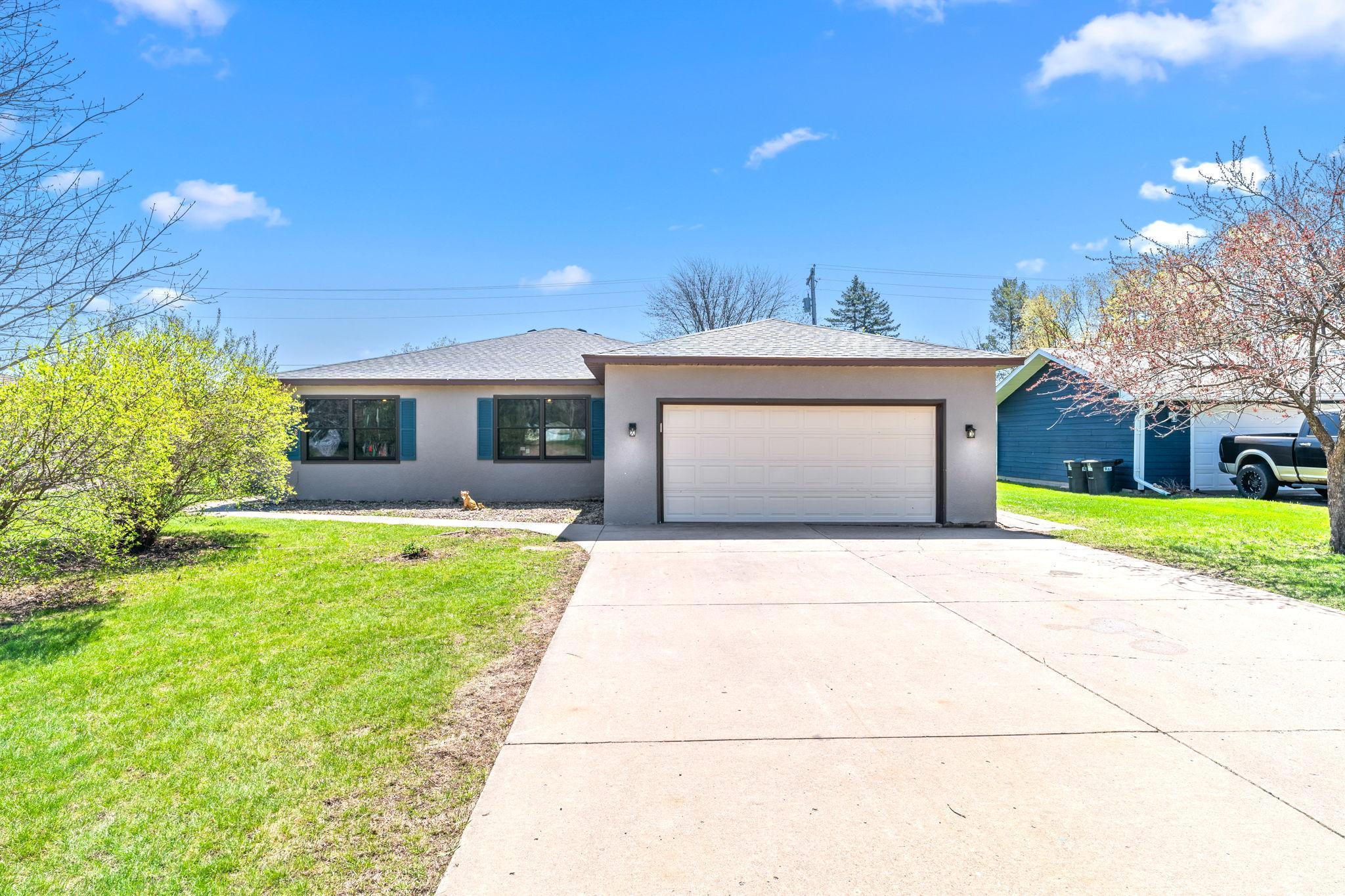 830 W 4th Street, Rush City, Minnesota image 1