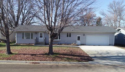 Homes For Sale - 314 10th Ave Se Ave<br/> Elbow Lake, MN 56531