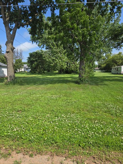 Vacant Land For Sale - 300 W 2nd Street<br/> Sherburn, MN 56171