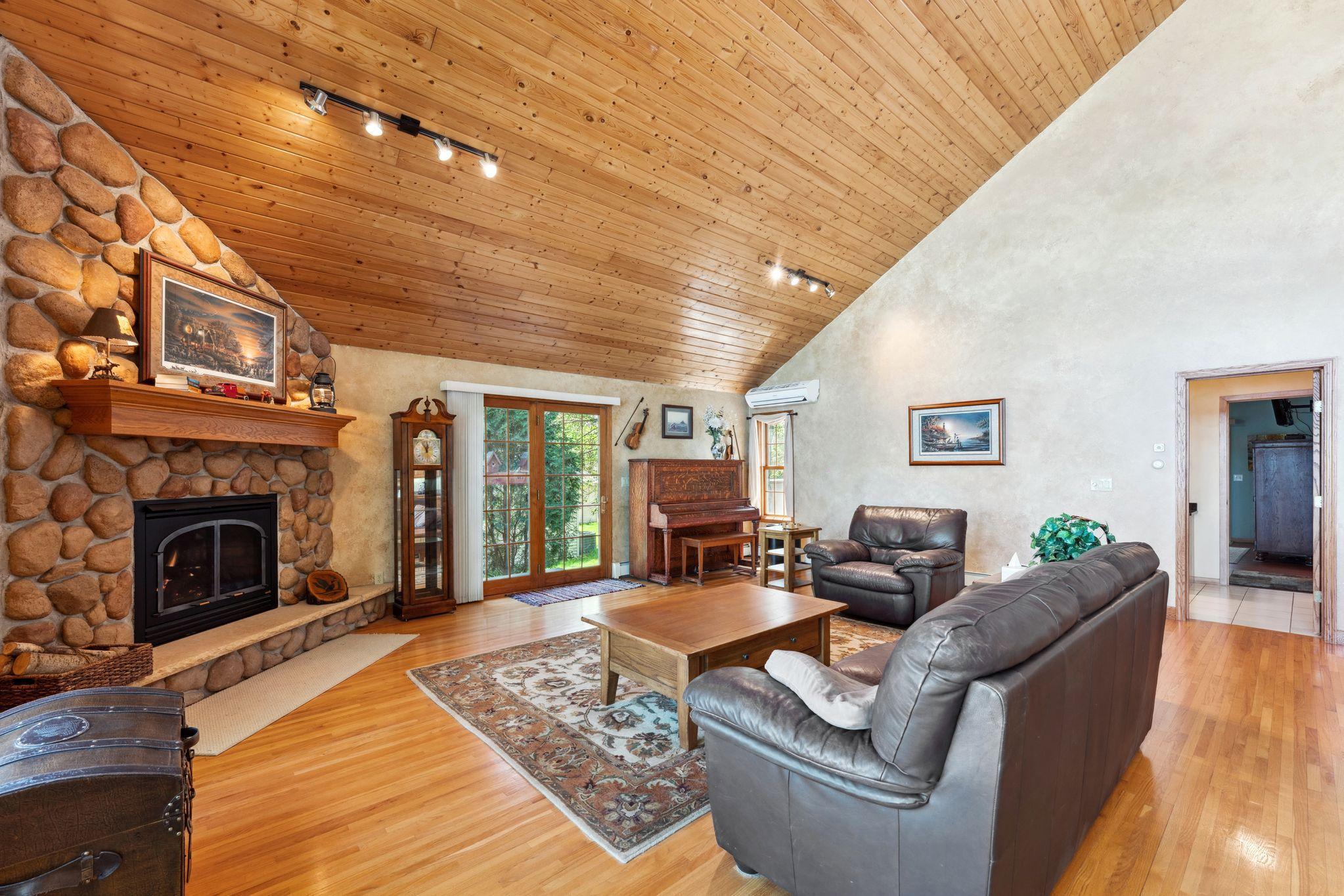 1823 313th Avenue, Cambridge, Minnesota image 22