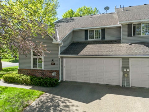 Townhouse For Sale - 2611 Concord Way<br/> Mendota Heights, MN 55120