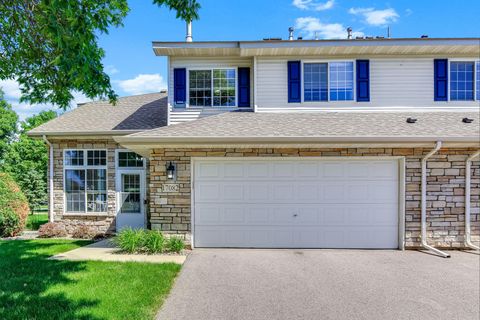Townhouse For Sale - 17082 Eastwood Avenue<br/> Farmington, MN 55024