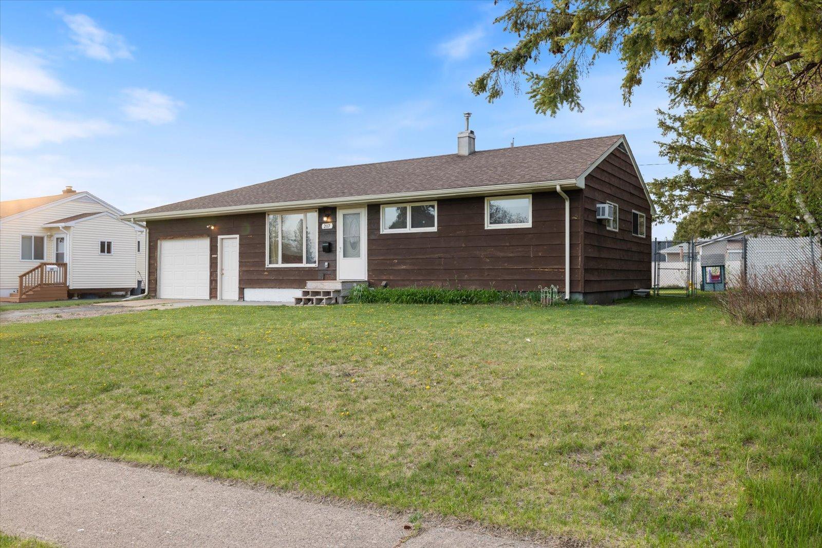 207 Dorchester Drive, Hoyt Lakes, Minnesota image 2
