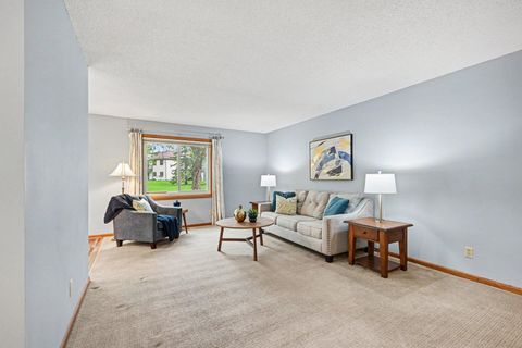 Condo For Sale - 4324 Buckingham Court<br/> Ramsey County, Saint Paul, MN 55127