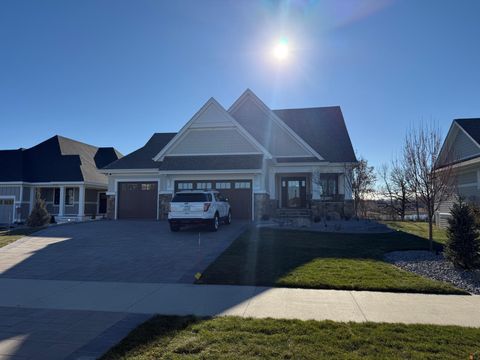 Townhouse For Sale - 6081 Shoreview Pointe<br/> Victoria, MN 55318