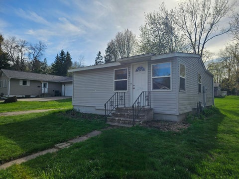 Homes For Sale - 635 Park Avenue<br/> New Richmond, WI 54017