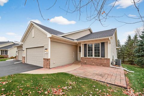 Townhouse For Sale - 13760 Fenwick Circle<br/> Eden Prairie, MN 55346