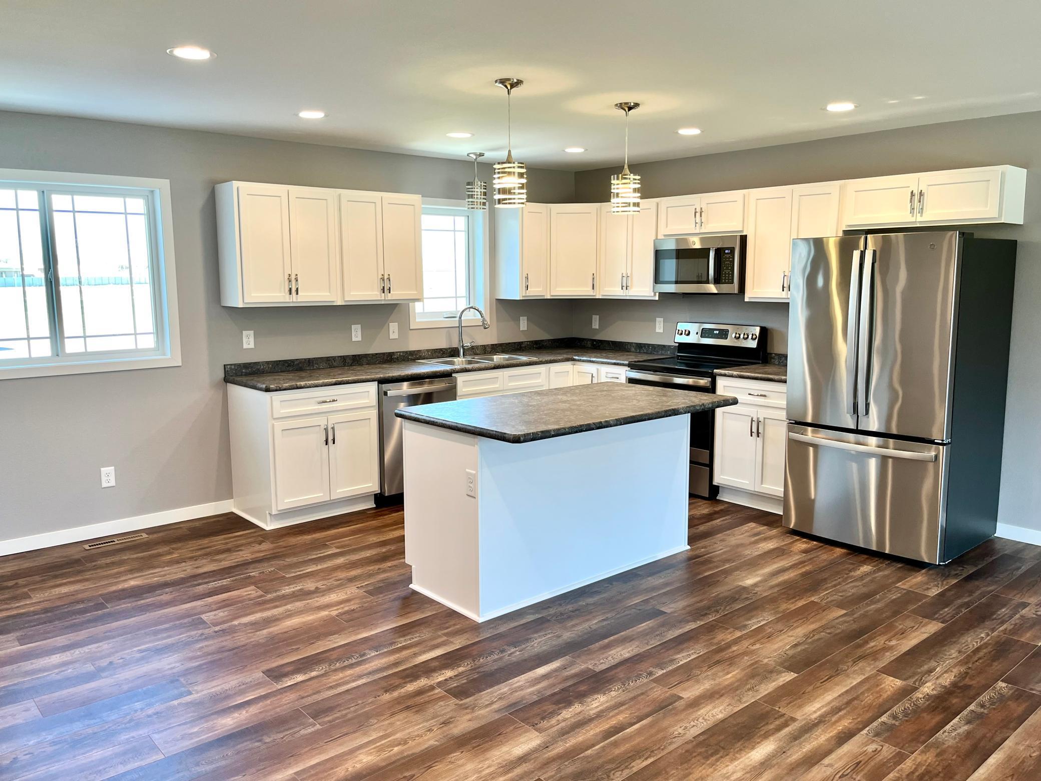 2008 Nelson Drive, Thief River Falls, Minnesota image 4