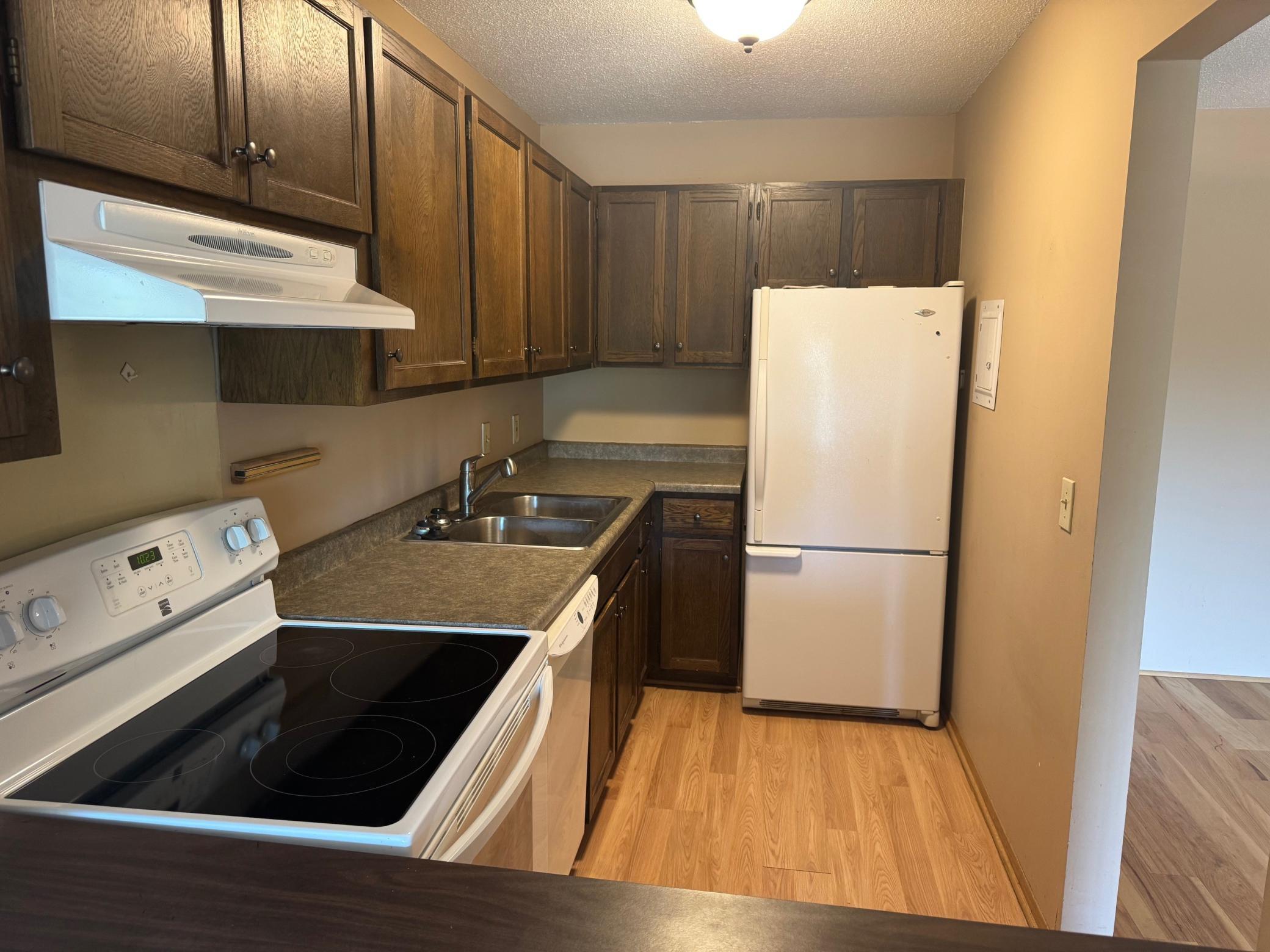 10211 Cedar Lake Road #105, Hopkins, Minnesota image 6