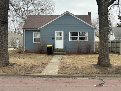 Homes For Sale - 823 Columbus Avenue<br/> Cottonwood County, Westbrook, MN 56183