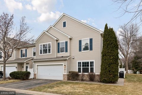 Townhouse For Sale - 1777 Countryside Drive<br/> Shakopee, MN 55379