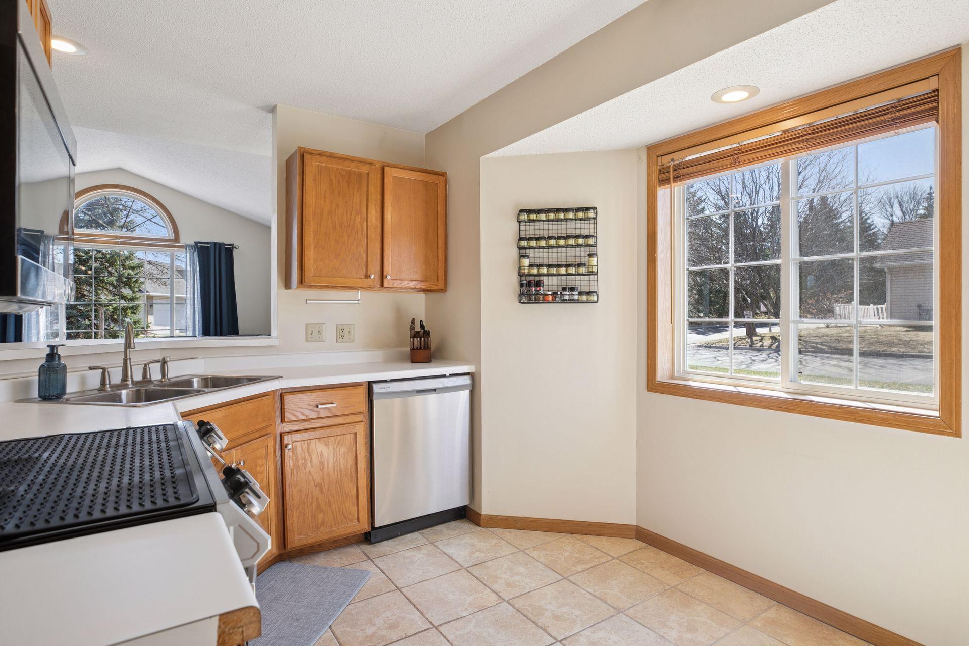 7289 Brittany Lane, Inver Grove Heights, Minnesota image 12