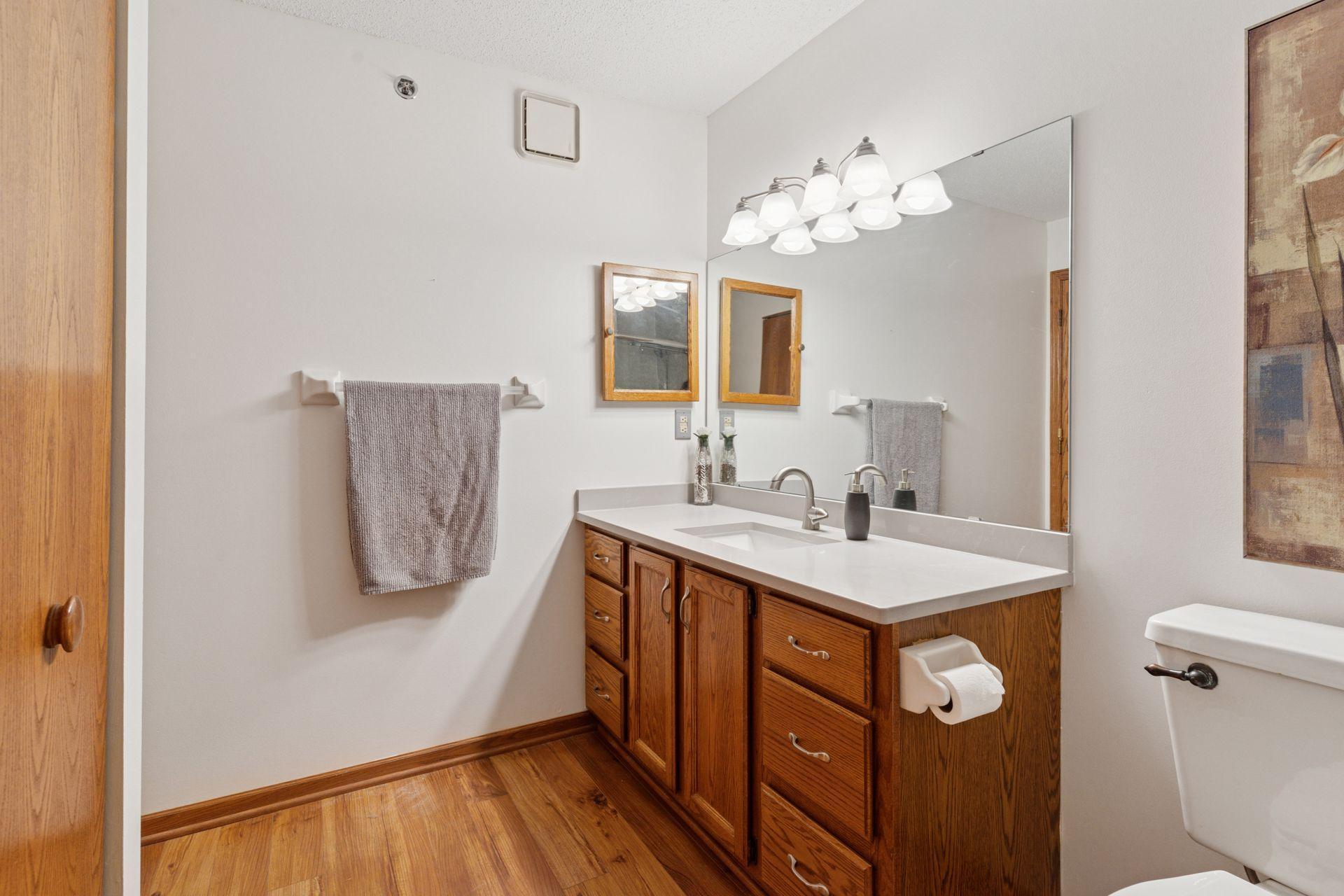 32 11th Avenue #204, Hopkins, Minnesota image 22