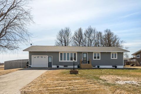Homes For Sale - 306 6th Street<br/> Finley, ND 58230