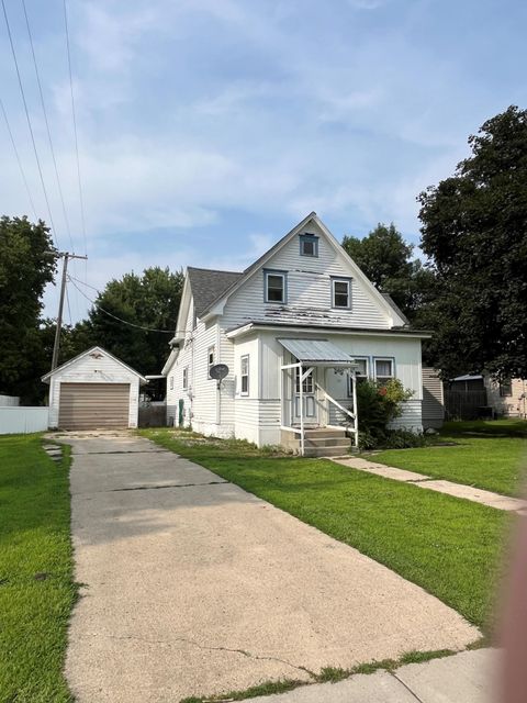 Homes For Sale - 130 Linden Street<br/> Lac Qui Parle County, Dawson, MN 56232