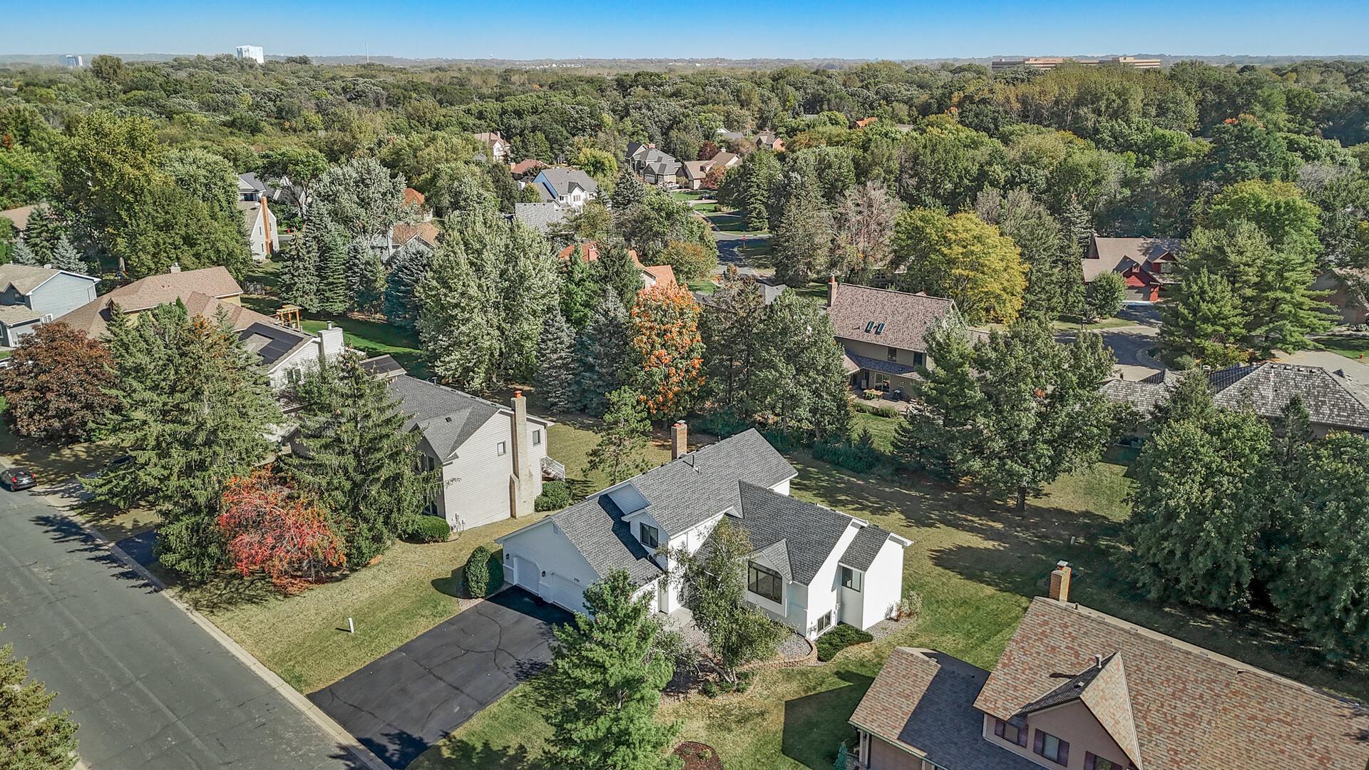 3782 Wescott Hills Drive, Eagan, Minnesota image 39