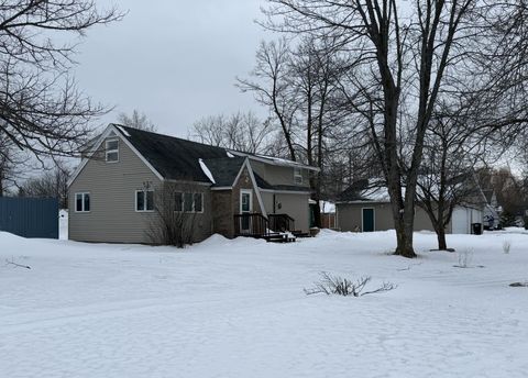 Homes For Sale - 1702 3rd Avenue<br/> International Falls, MN 56649