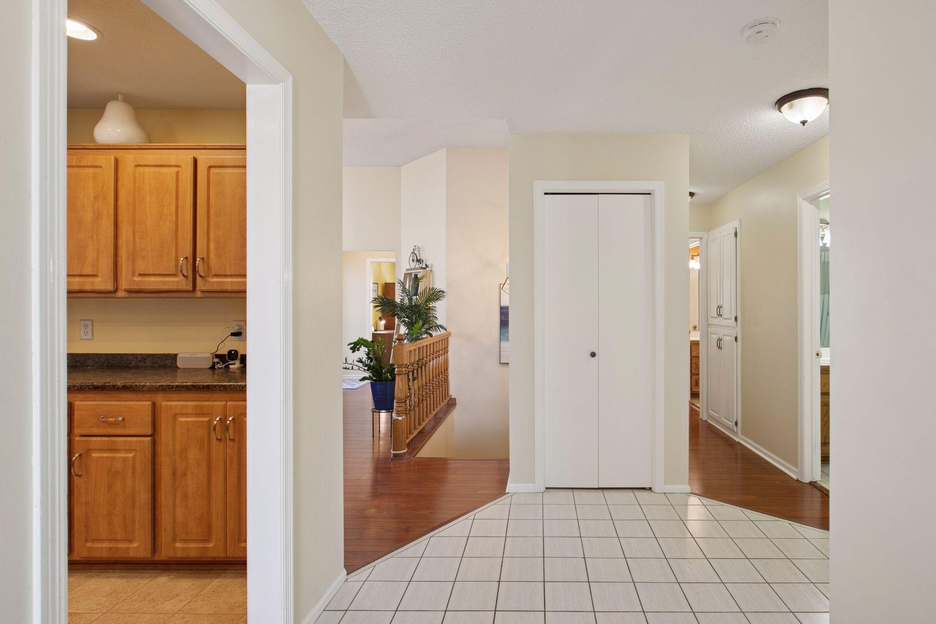 3426 Silver Lane, Minneapolis, Minnesota image 6
