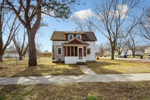 Homes For Sale - 326 Jefferson Street<br/> Nicollet County, Saint Peter, MN 56082