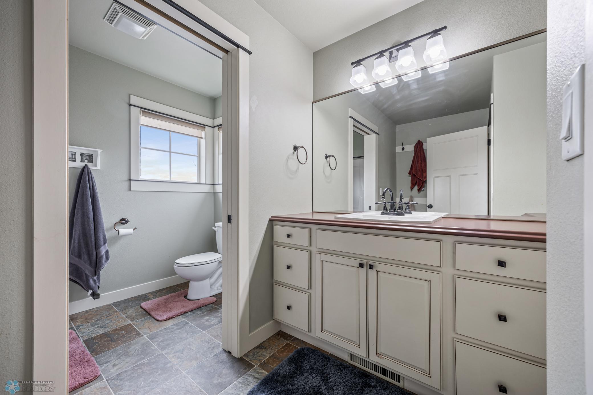 6028 Silverleaf Drive, Fargo, North Dakota image 29