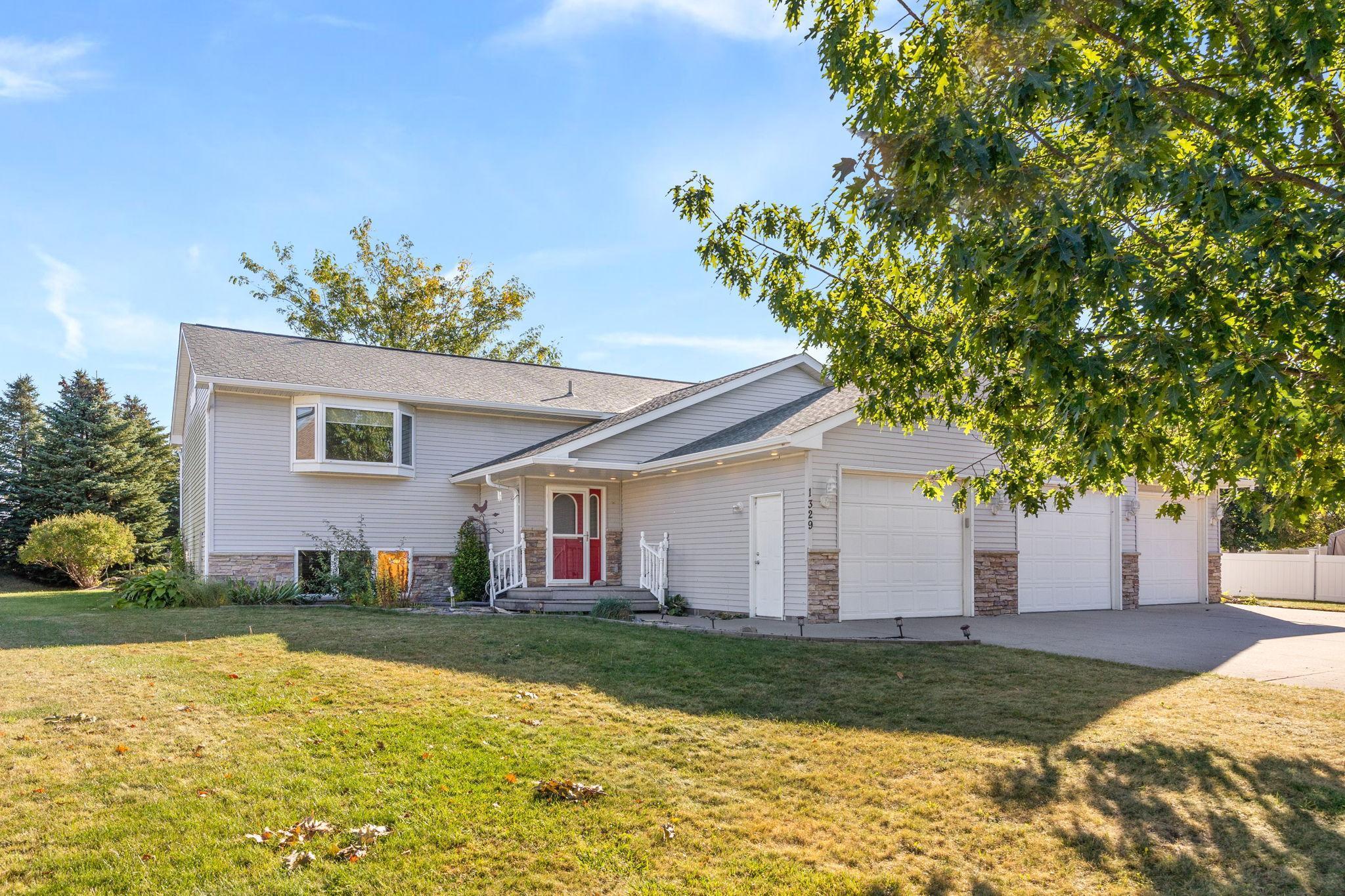 1329 Birdie Court, Hutchinson, Minnesota image 4