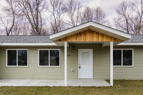 Homes For Sale - 321 W Garfield Avenue<br/> Mahnomen, MN 56557