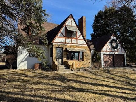 Homes For Sale - 545 Highway 7<br/> Hutchinson, MN 55350