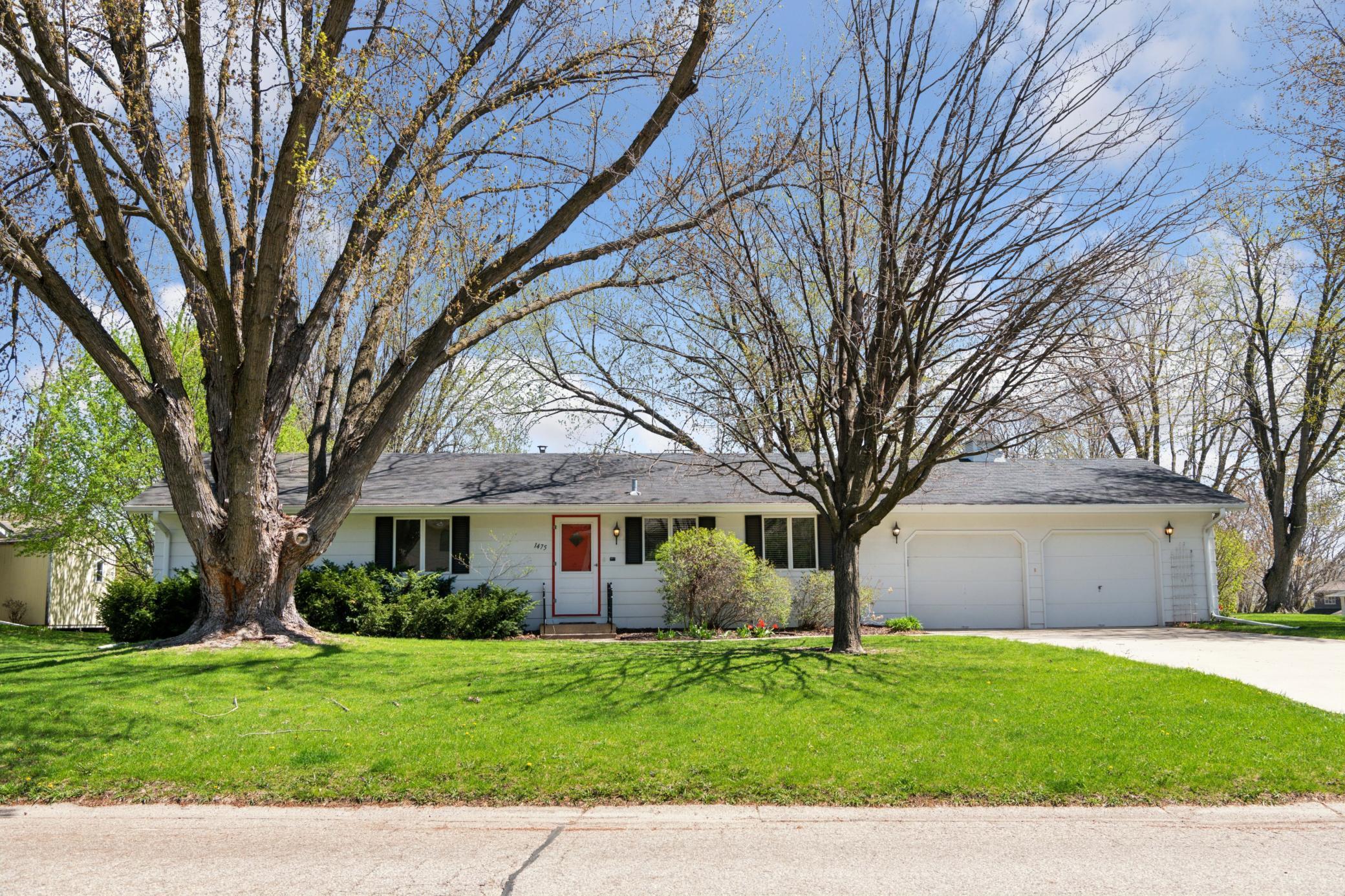 1475 Crest Drive, Chaska, Minnesota image 1