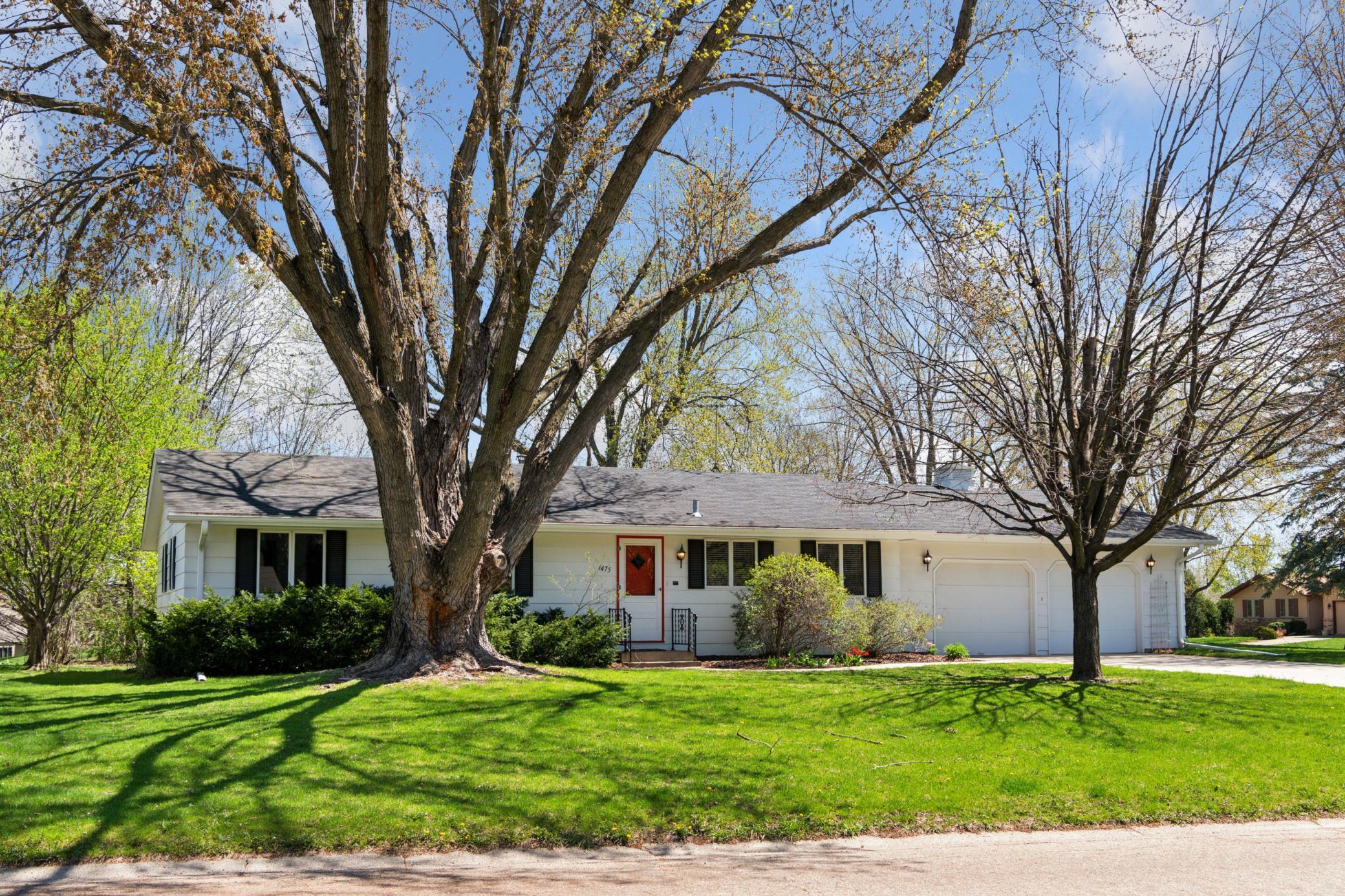 1475 Crest Drive, Chaska, Minnesota image 3