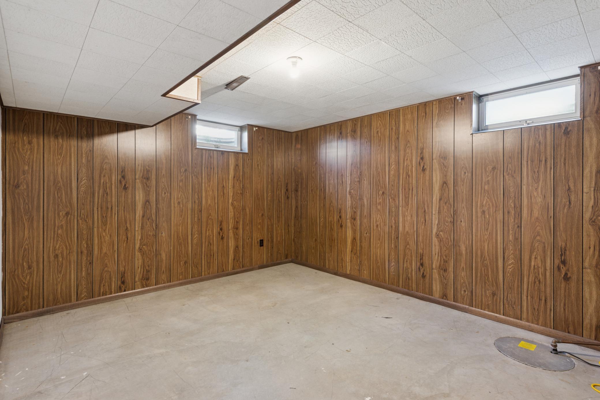 1475 Crest Drive, Chaska, Minnesota image 14