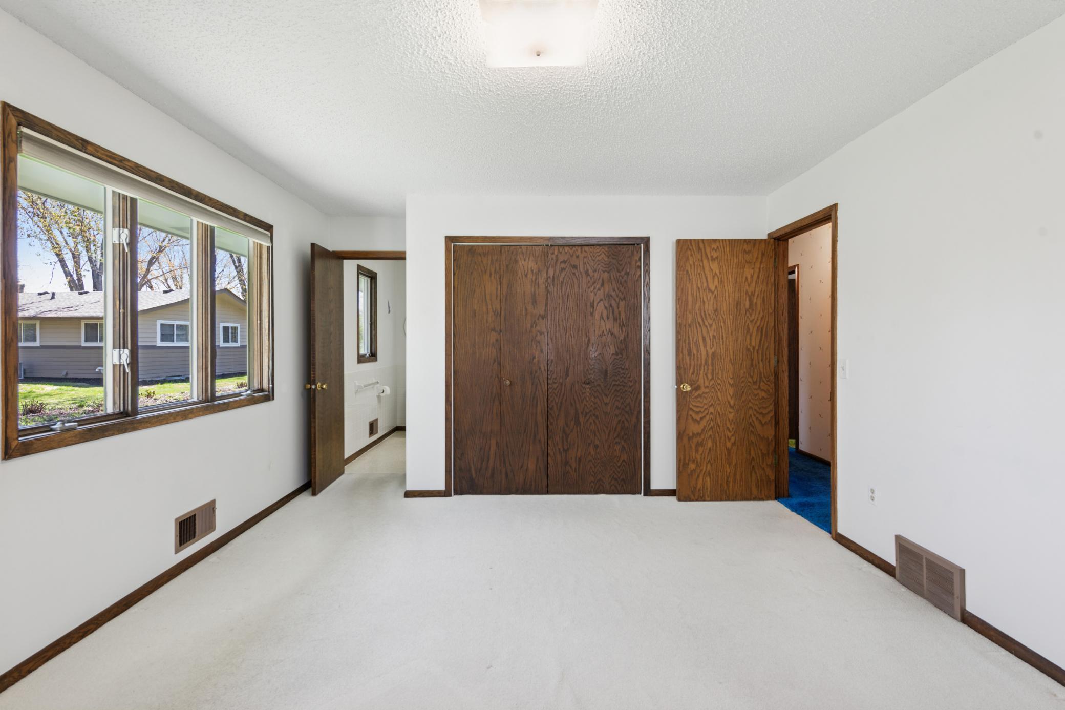 1475 Crest Drive, Chaska, Minnesota image 16