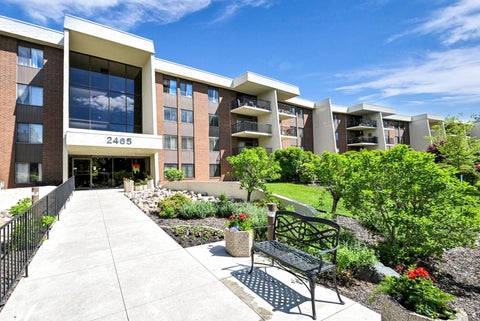 Condo For Sale - 2465 Londin Lane<br/> Ramsey County, Saint Paul, MN 55119