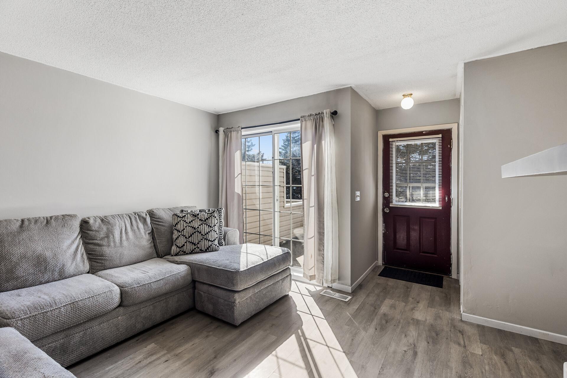 13174 Meadowood Curve #15, Minneapolis, Minnesota image 3