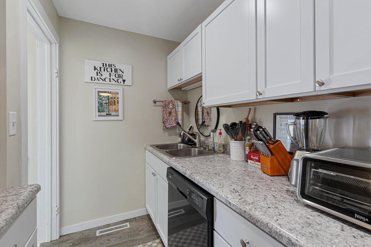 626 Hazel Lane, Owatonna, Minnesota image 13