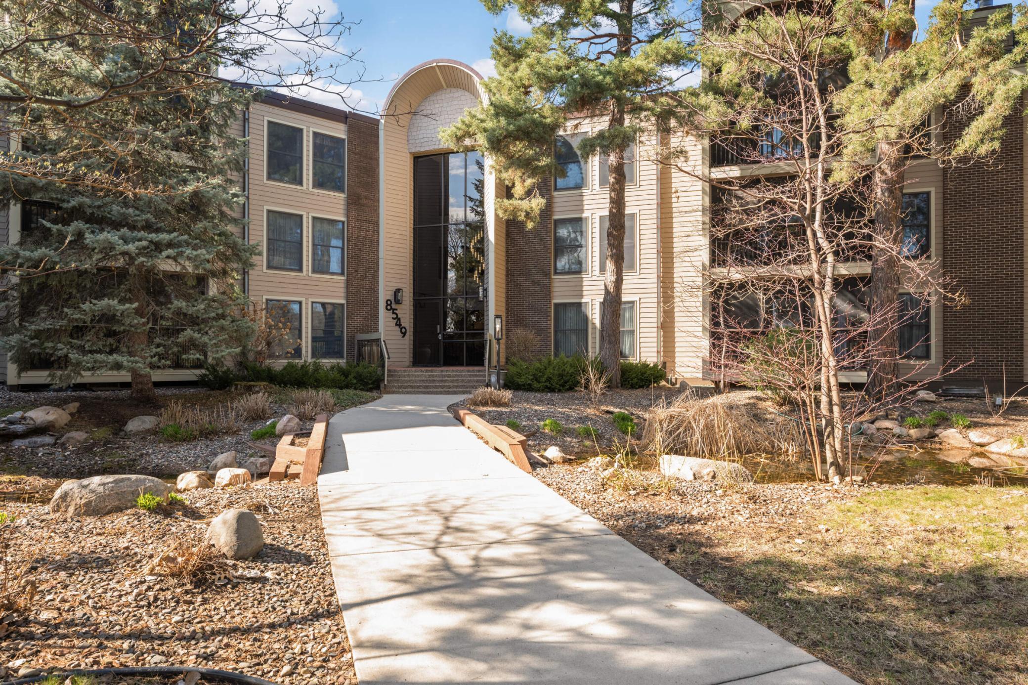 8549 Irwin Road #325, Bloomington, Minnesota image 1