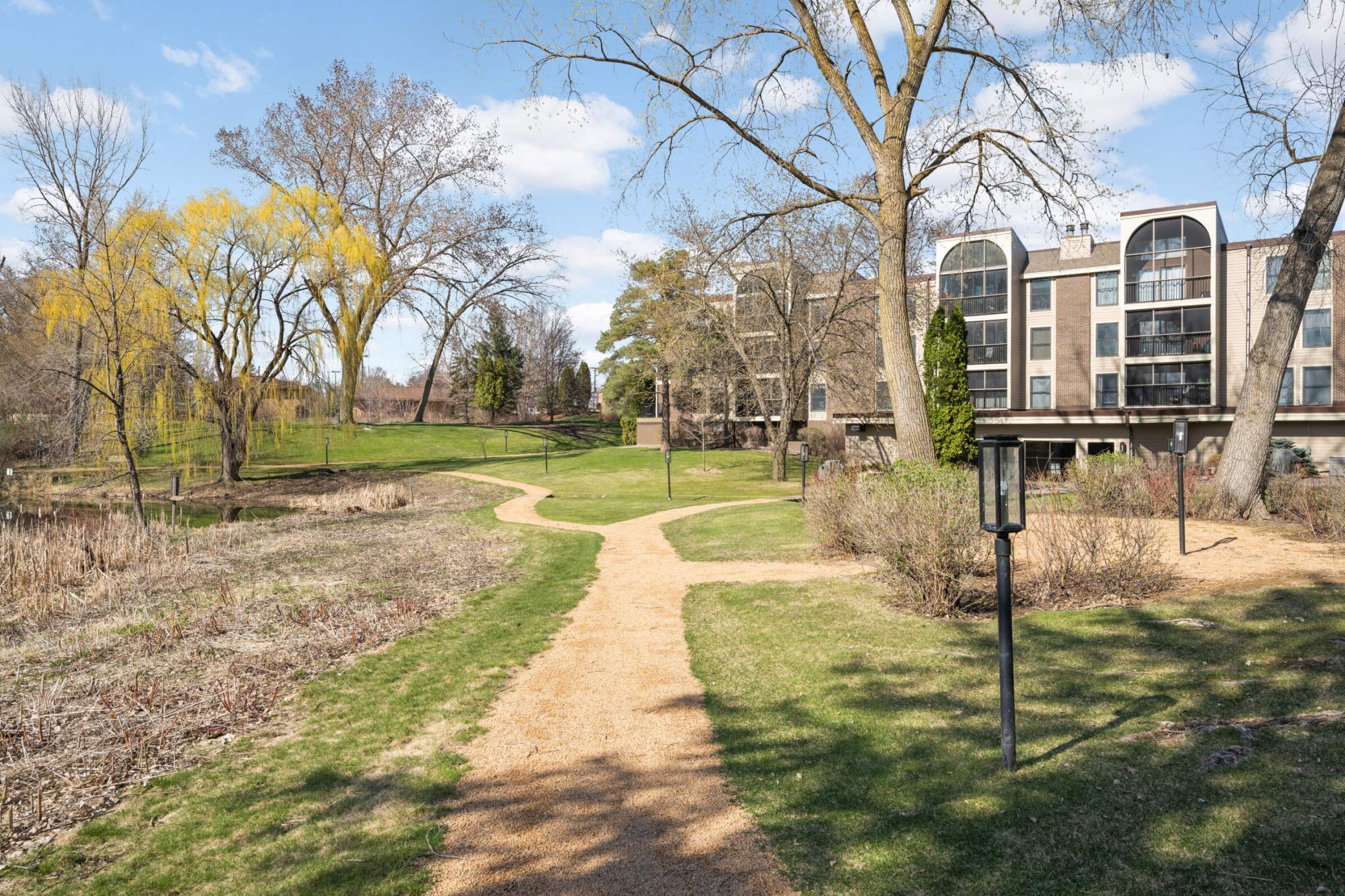 8549 Irwin Road #325, Bloomington, Minnesota image 33