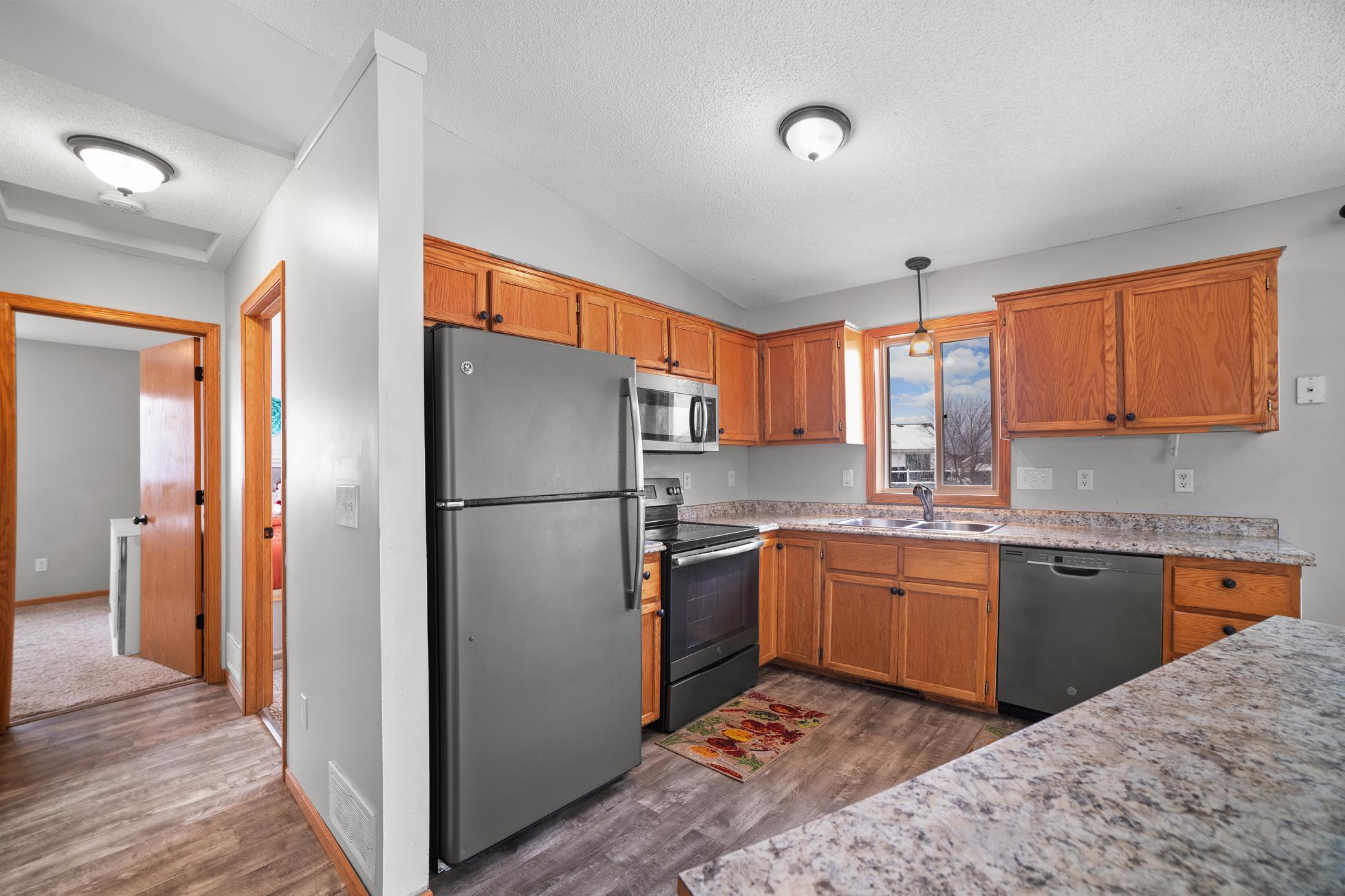10028 Somerset Lane, Monticello, Minnesota image 3