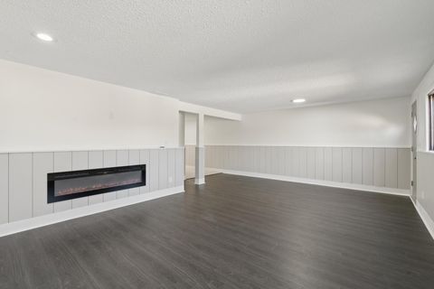 Townhouse For Sale - 3944 76th Way<br/> Inver Grove Heights, MN 55076