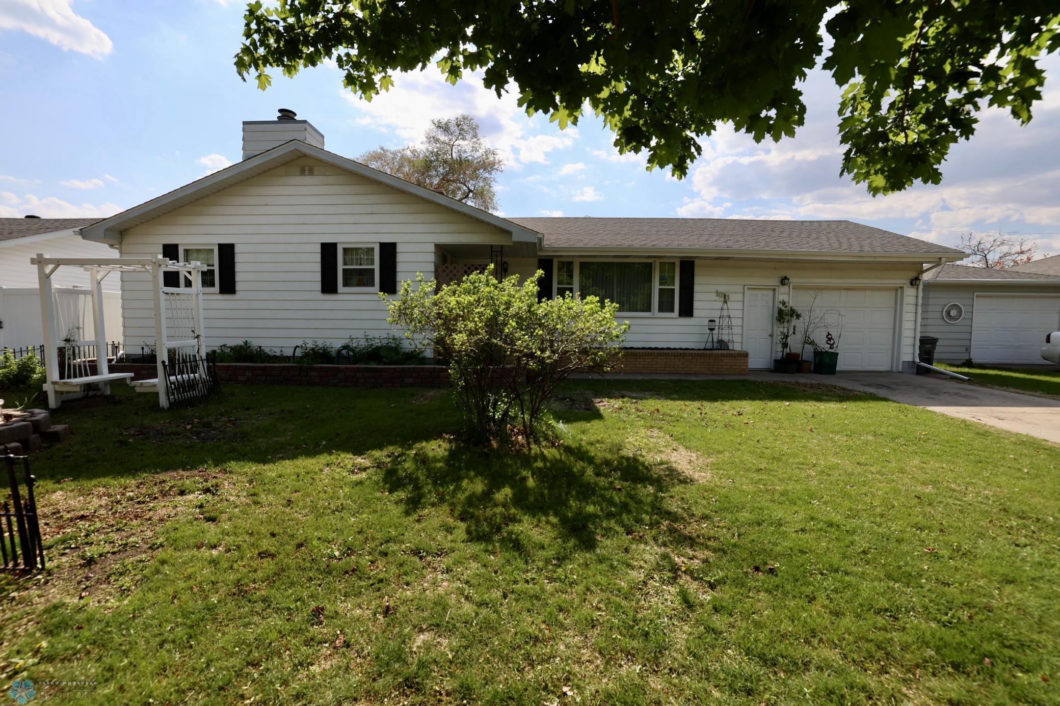 1013 15 1/2 Street, Moorhead, Minnesota image 2