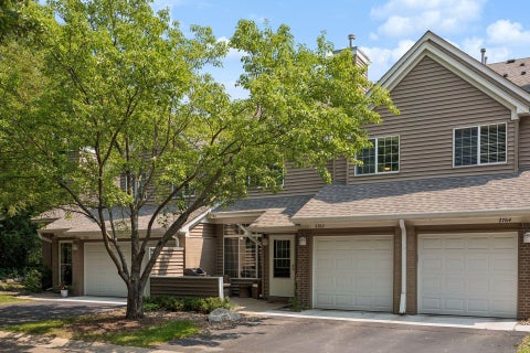 Townhouse For Sale - 2762 Autumnwood Lane<br/> Minnetonka, MN 55305