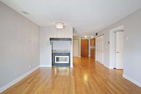 Condo For Rent - 232 W Franklin Avenue<br/> Minneapolis, MN 55404