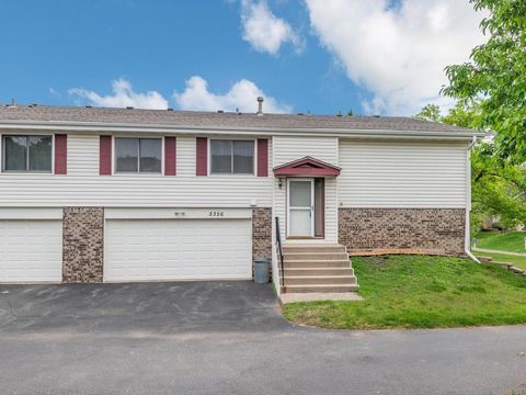Homes For Sale - 5356 Beachside Drive<br/> Minnetonka, MN 55343