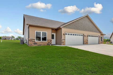 Homes For Sale - 605 Northwood Place<br/> Waseca County, Janesville, MN 56048