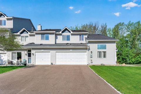 Townhouse For Sale - 10740 Tamarack Street<br/> Coon Rapids, MN 55433