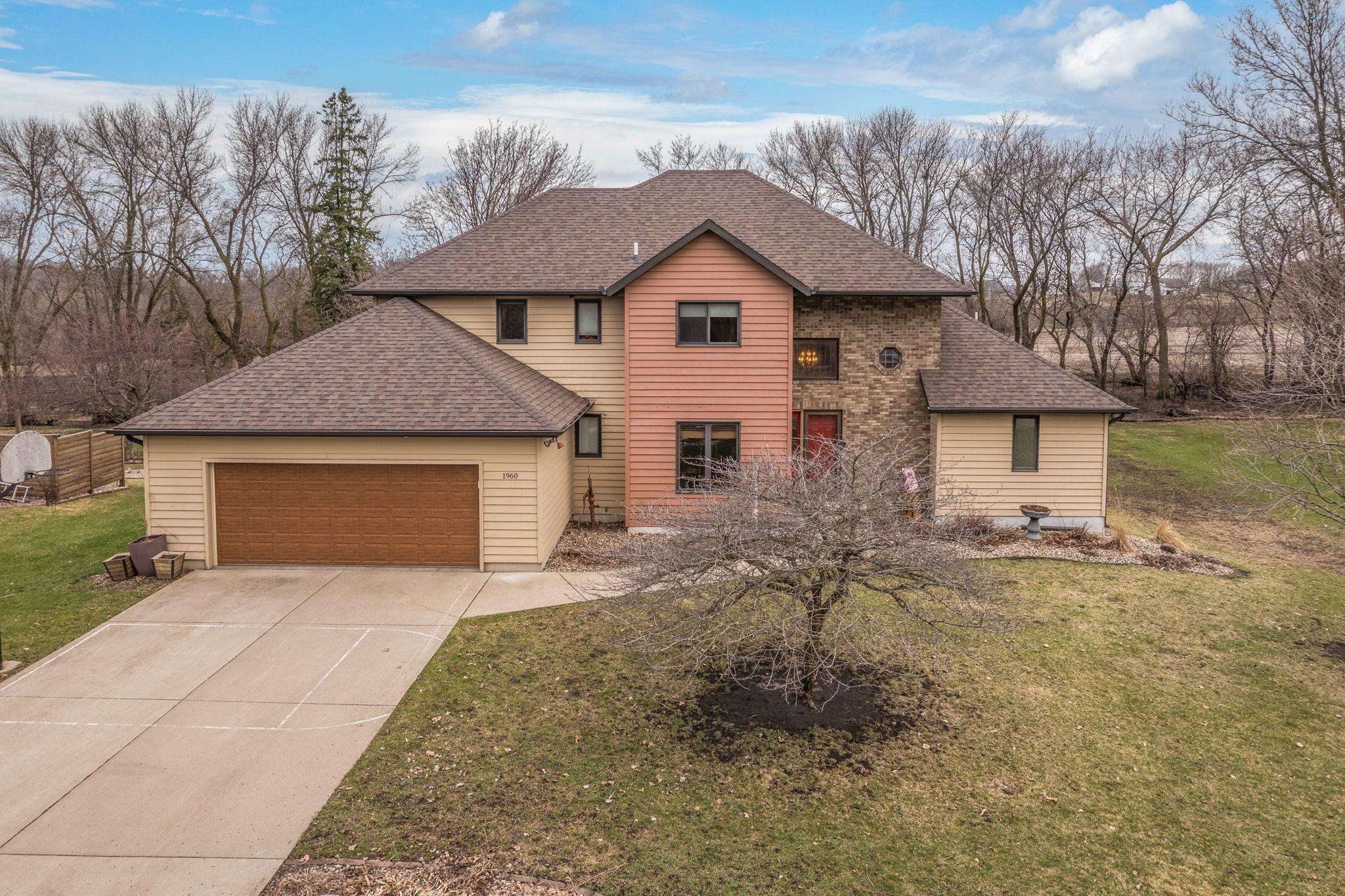 1960 Knollwood Dr Fairmont MN-1.jpg