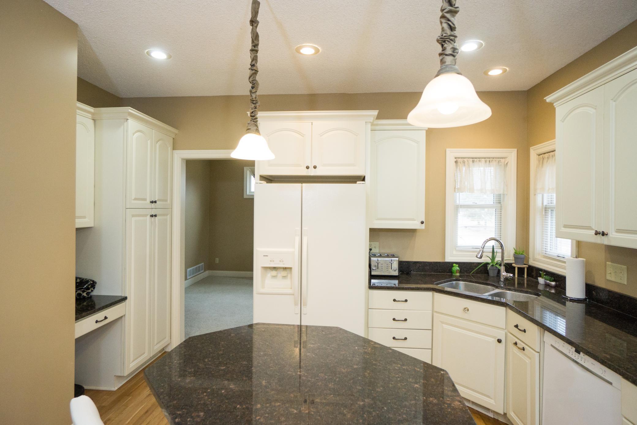 11474 W Laketowne Drive, Albertville, Minnesota image 9