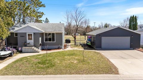 Homes For Sale - 3914 5th Avenue<br/> Saint Louis County, Hibbing, MN 55746