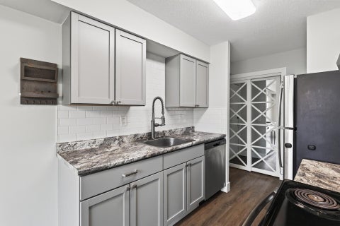 Condo For Sale - 810 6th Street<br/> Hennepin County, Hopkins, MN 55343