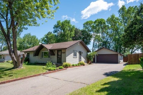 Homes For Sale - 11011 Wren Street<br/> Coon Rapids, MN 55433