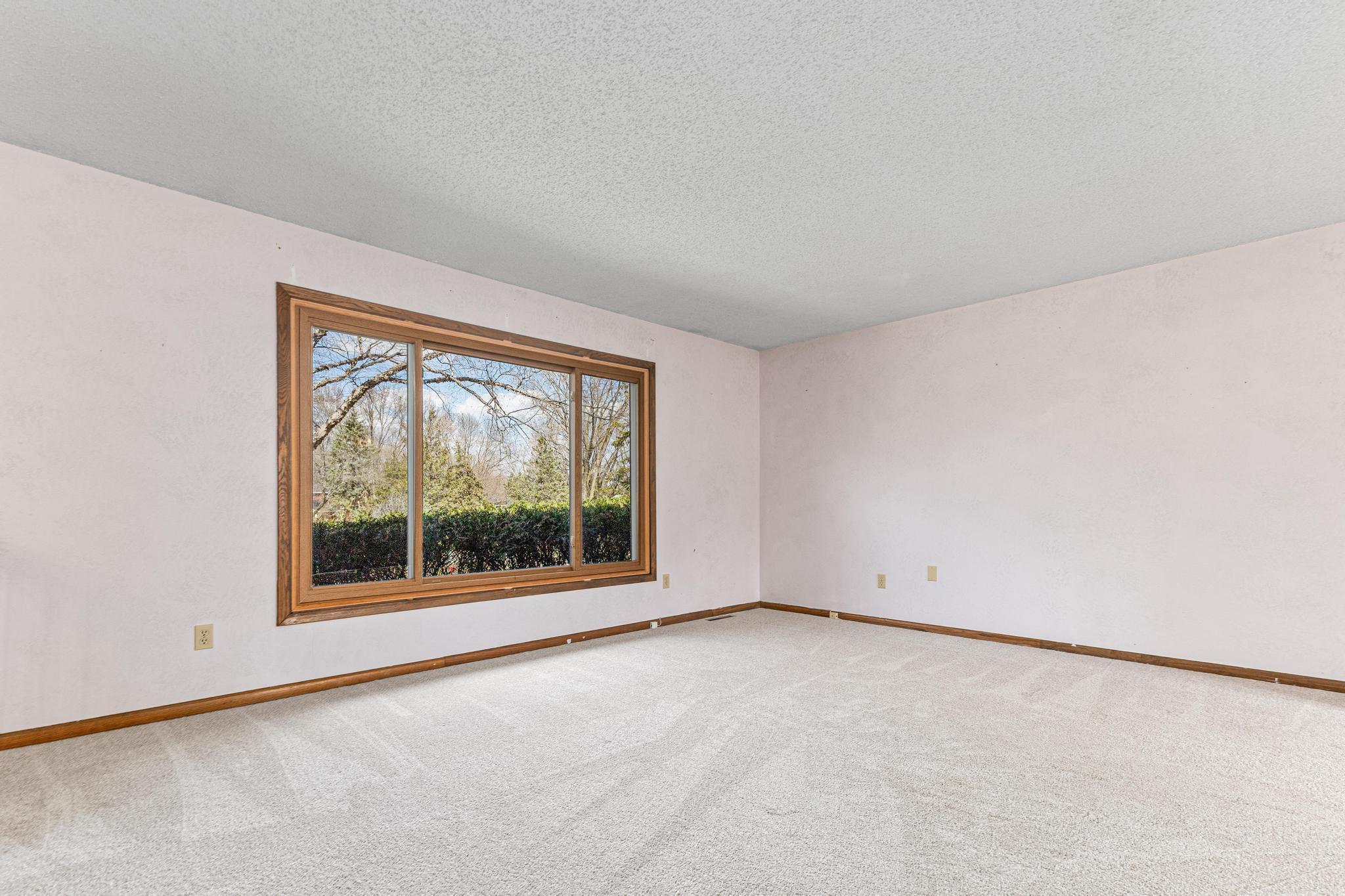 18965 Deerfield Trail, Eden Prairie, Minnesota image 3